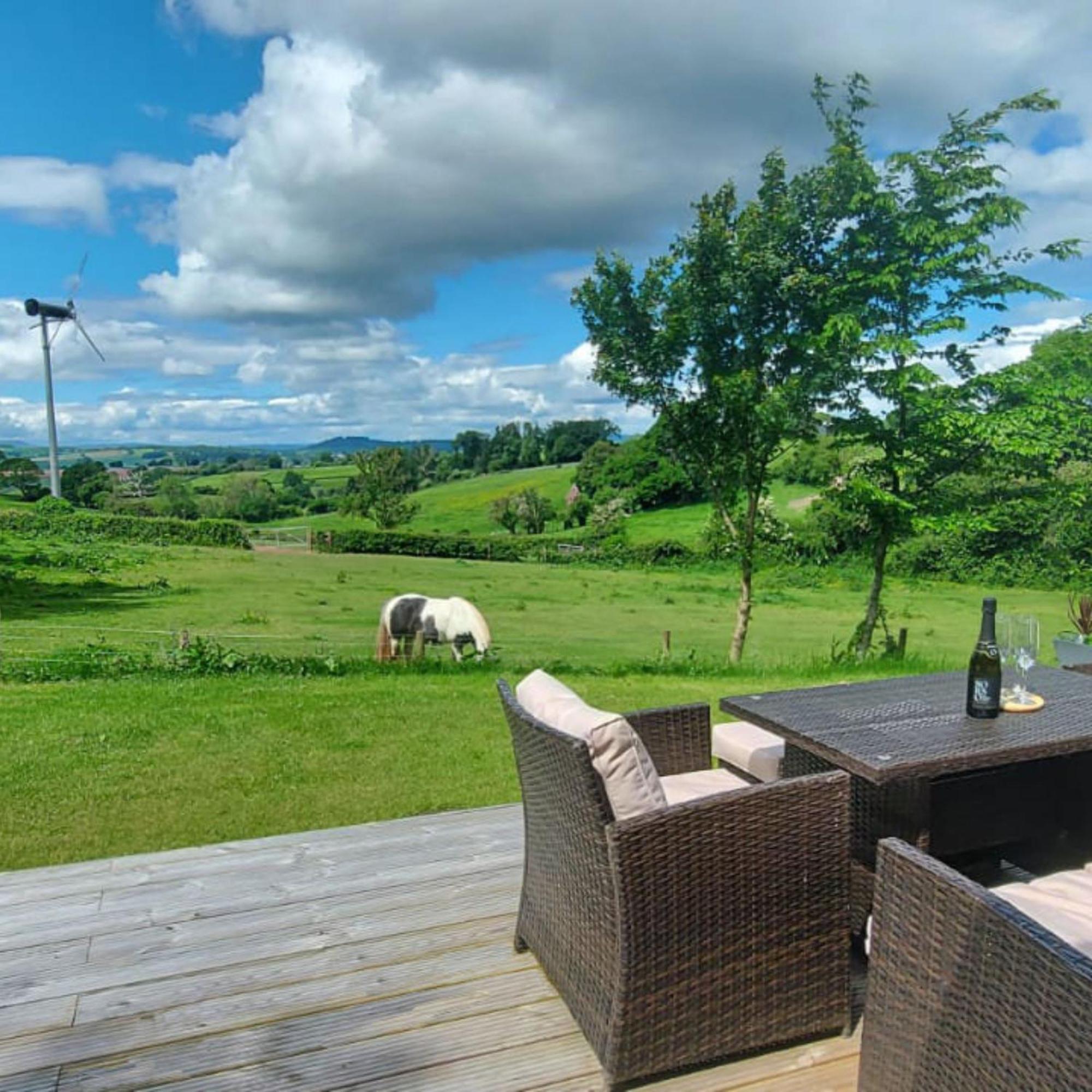 Caplor Glamping & Lodges Hereford Exterior photo