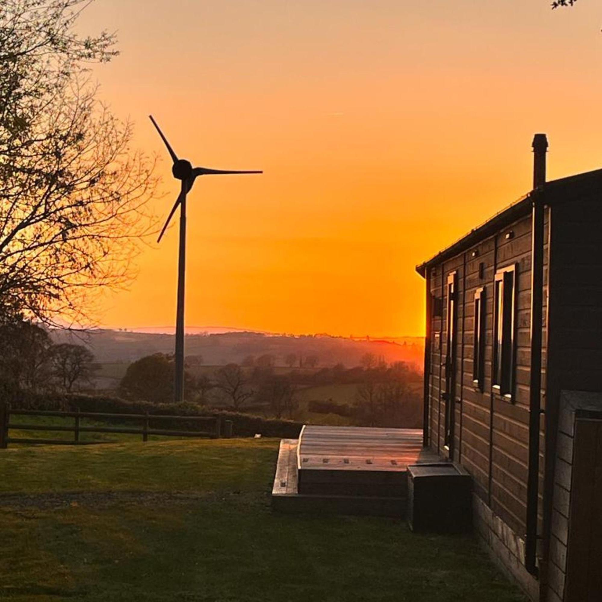 Caplor Glamping & Lodges Hereford Exterior photo